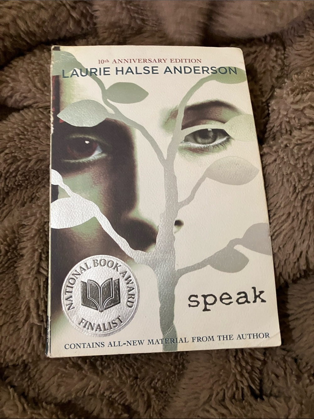 Speak by Laurie Halse Anderson — White & Silver Cover